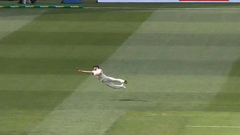 Ashes: Anderson 'nearly' pulls off miracle diving catch; fans laud 39-yr-old's athleticism Ashes 2021, James Anderson, England, Australia vs England, MCG Test, james anderson diving catch, james anderson ashes, james anderson catch