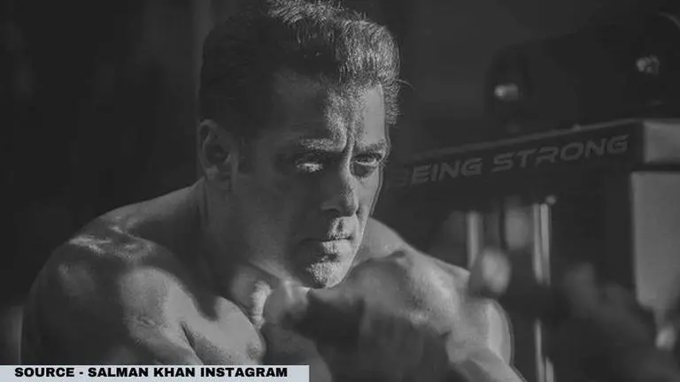 Salman Khan's stunning monochrome shots that you should not miss Salman Khan