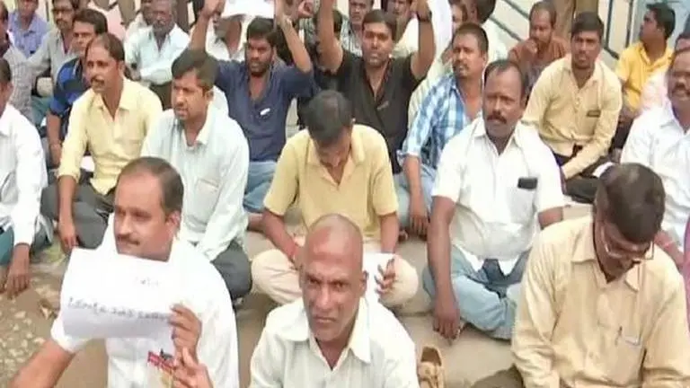 BJP, CPI block highway in support of RTC workers' strike in Telangana BJP