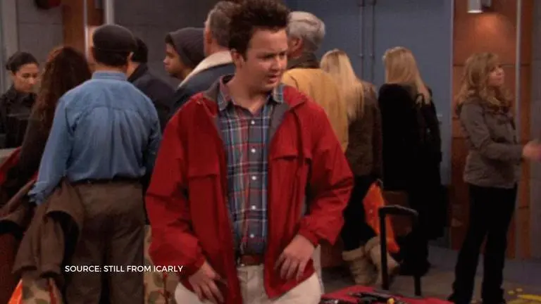 when does gibby join icarly