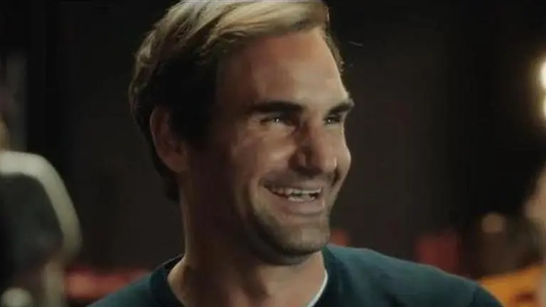 Roger Federer sings famous Beatles song for new commercial; watch video Roger Federer