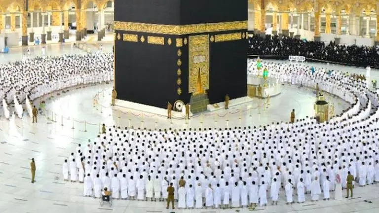 Mecca Grand Mosque lifts social distancing norms, lets pilgrims enter at full capacity Mecca