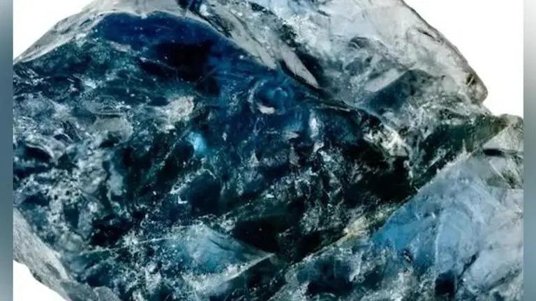 World's largest Sapphire Cluster 'accidentally' discovered in Sri Lanka; take a look Sri Lanka