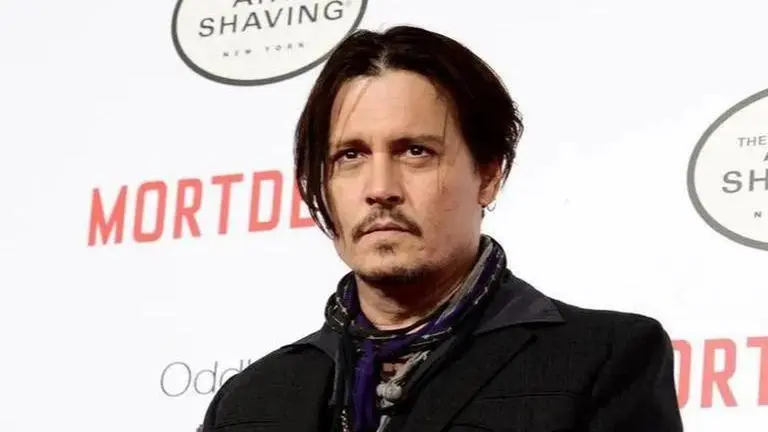 Johnny Depp makes surprise appearance as Moonman at 2022 MTV Video Music Awards; Watch Johnny Depp