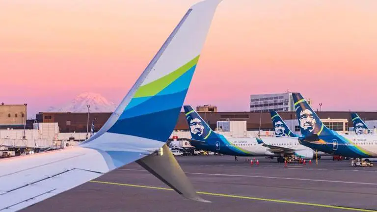 Phone catches fire on US flight; 128 passengers, 6 crew members evacuated safely Samsung smartphone