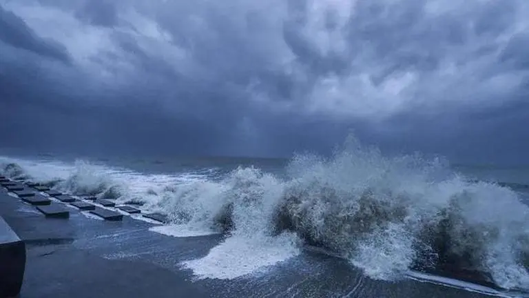 Cyclonic storm to cause heavy rain in south Bengal, govt takes precautionary measures STORM
