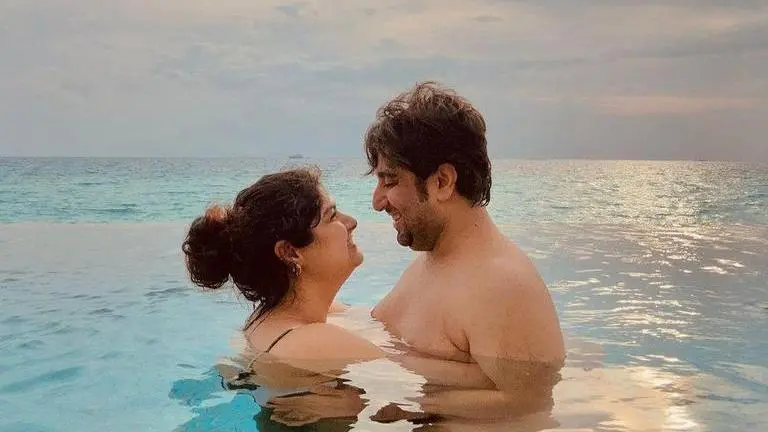 Anshula Kapoor makes her relationship with boyfriend Rohan Thakkar Instagram official Anshula Kapoor