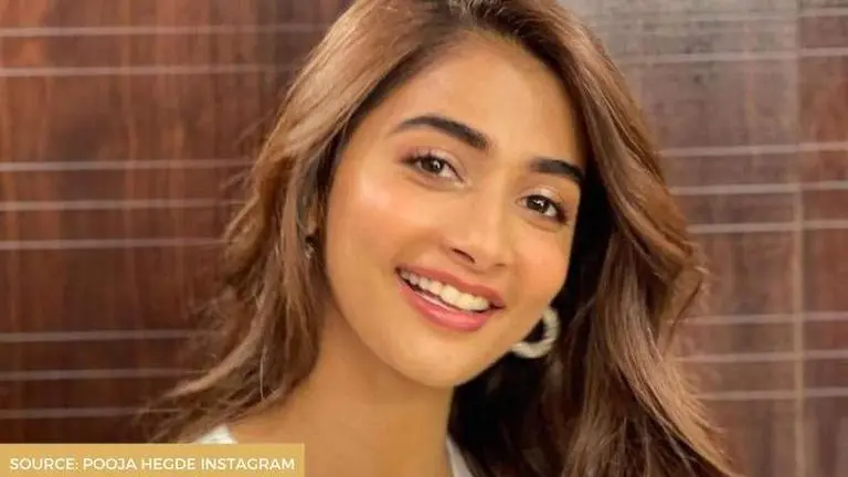 Pooja Hegde shares BTS picture of her birthday celebration on Ala Vaikunthapurramuloo sets pooja hegde