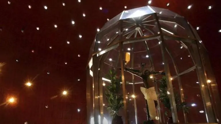 Nicaragua Catholics re-enact 'Via Crucis' in water