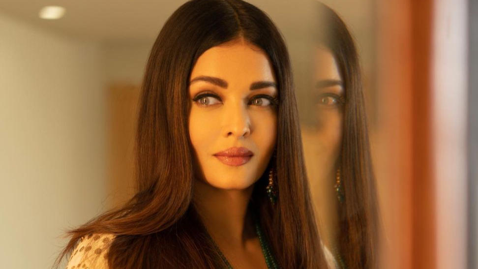 Before Jaya Bachchan, Aishwarya Rai Objected To Being Addressed With  Bachchan Family Name | Republic World