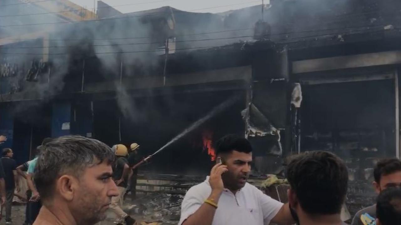 BREAKING: Fire Breaks Out in Hardware Store in Kathua