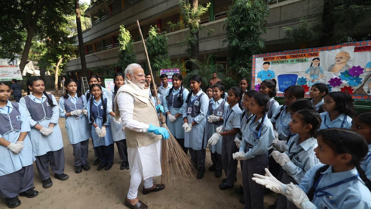 10 Years of Swachh Bharat Mission: PM Modi Takes Part in Cleanliness Drive at Delhi School