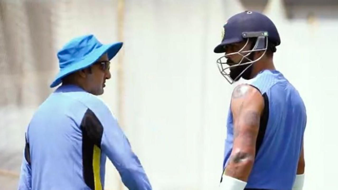 Gautam Gambhir Gives Batting Tips to Virat Kohli During IND's Net Session in Chennai; PICS go VIRAL