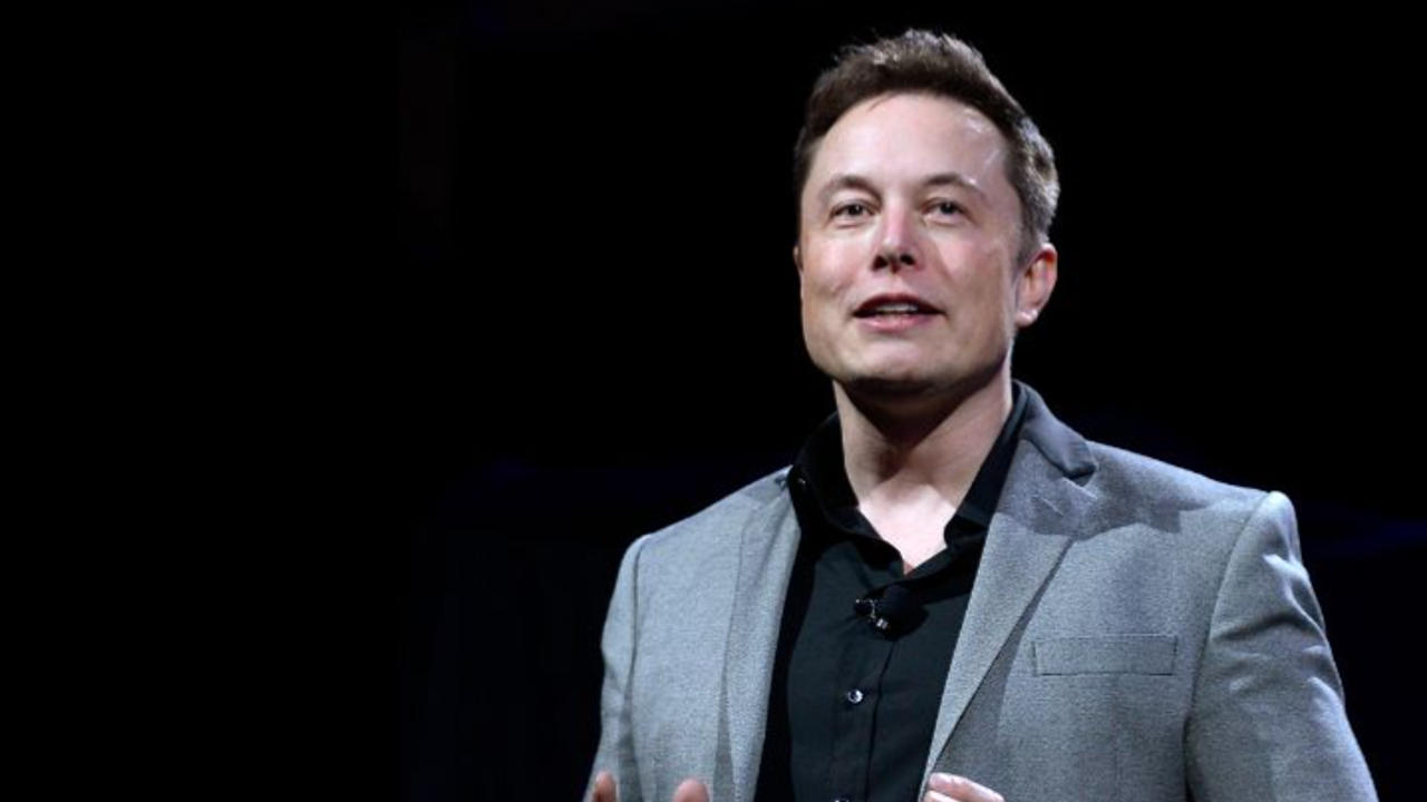 'We Couldn't Afford Suit': Billionaire Elon Musk's Mother Says He Wore '$99 Suit'