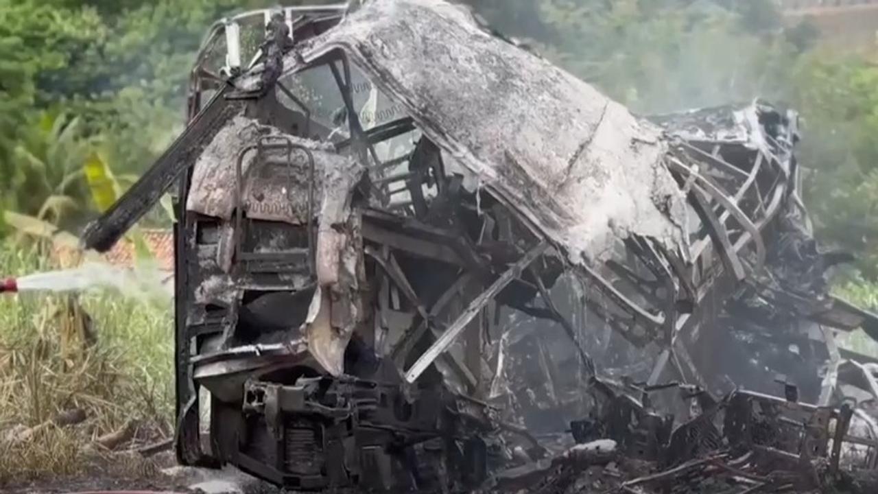  38 People Die in a Crash Between a Passenger Bus and a Truck in Brazil