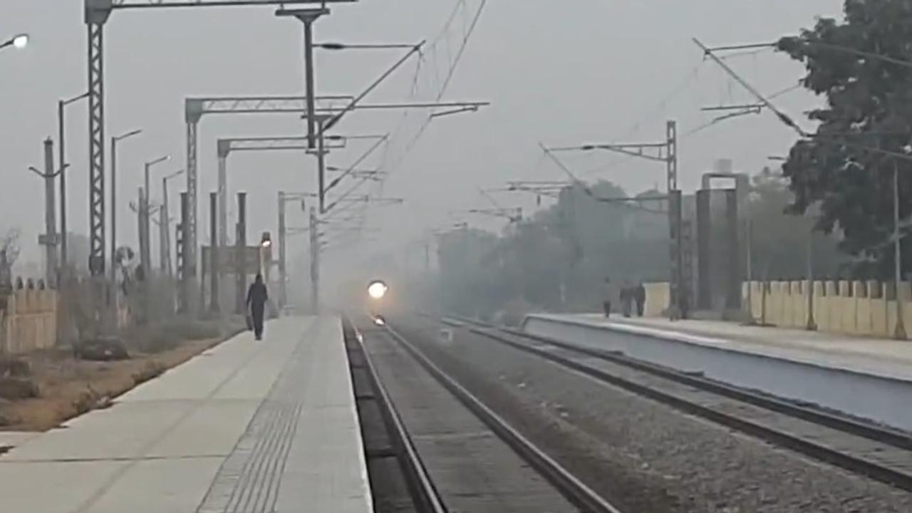 41 trains originating from various stations in Delhi are running late due to dense fog