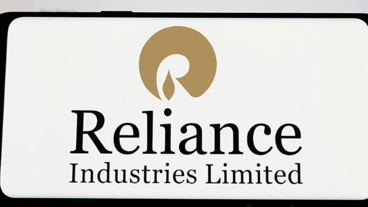 How Reliance Industries performed in Q2 against Q1 of the current fiscal