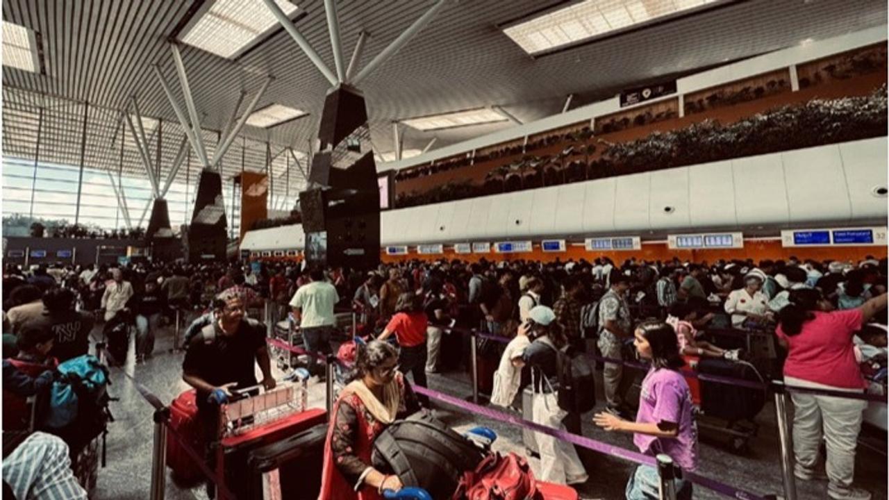 A major server issue has disrupted operations for IndiGo Airlines at Kempegowda International Airport, leading to massive delays.