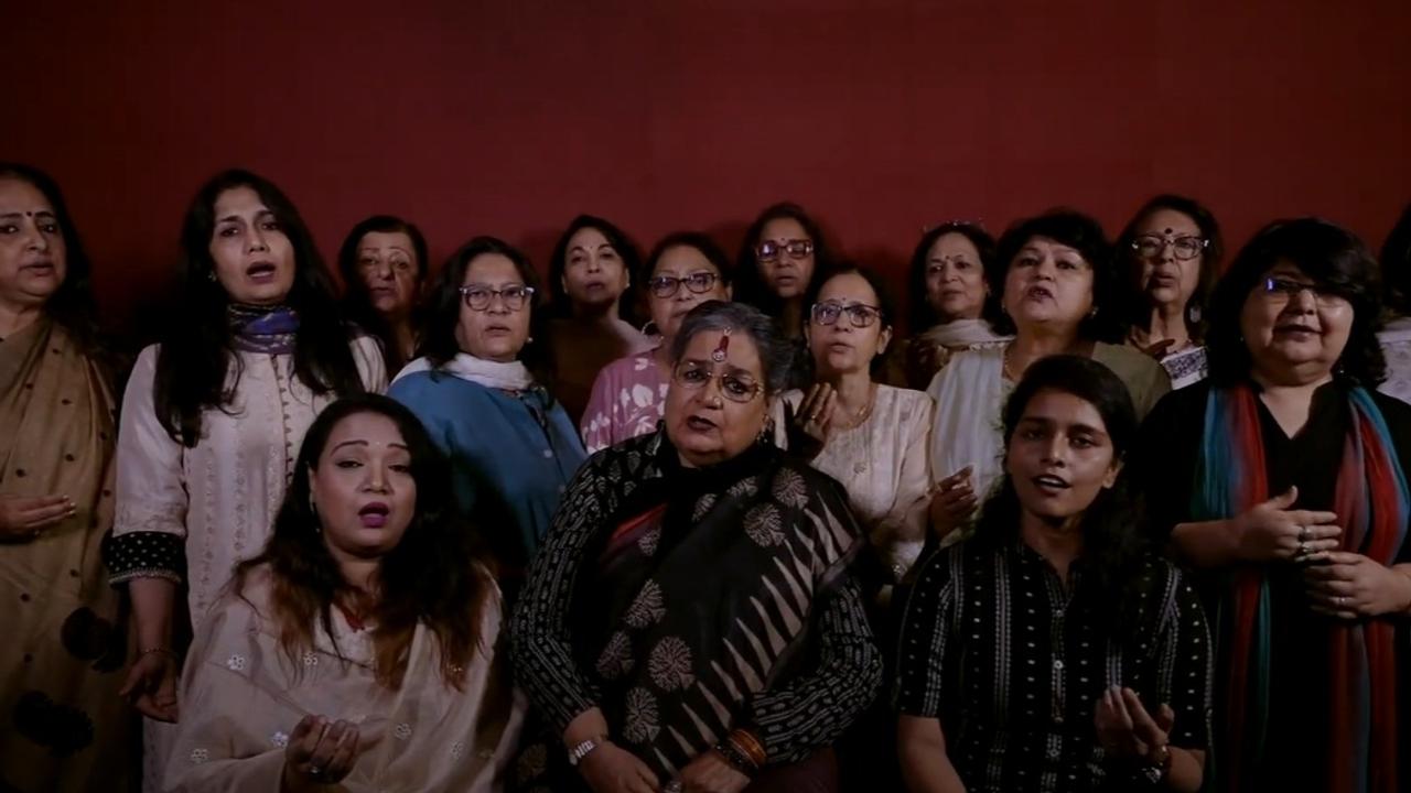 A screengrab from Jaago Re video song by Usha Uthup