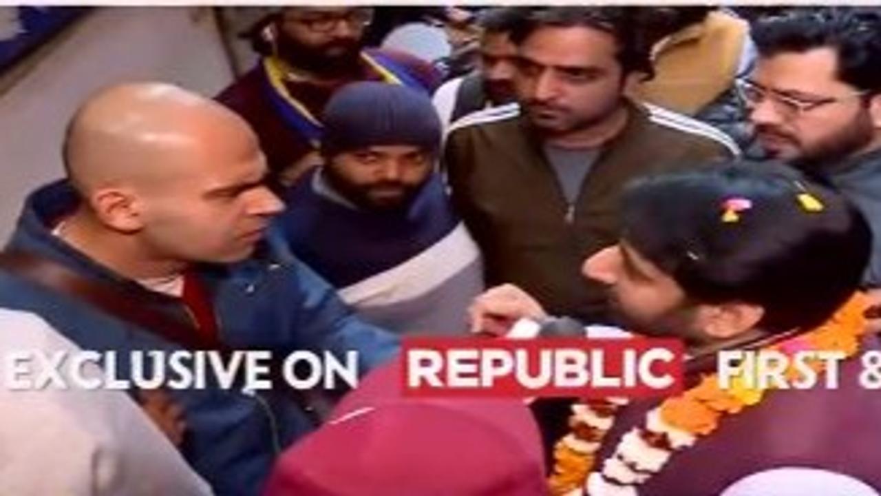 AAP MLA Amanatullah Khan openly threatens Republic reporter confronting son misbehaves cops