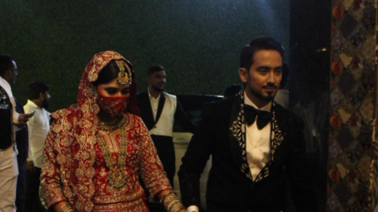 Adnaan Shaikh Holding Wife Ayesha Hand 