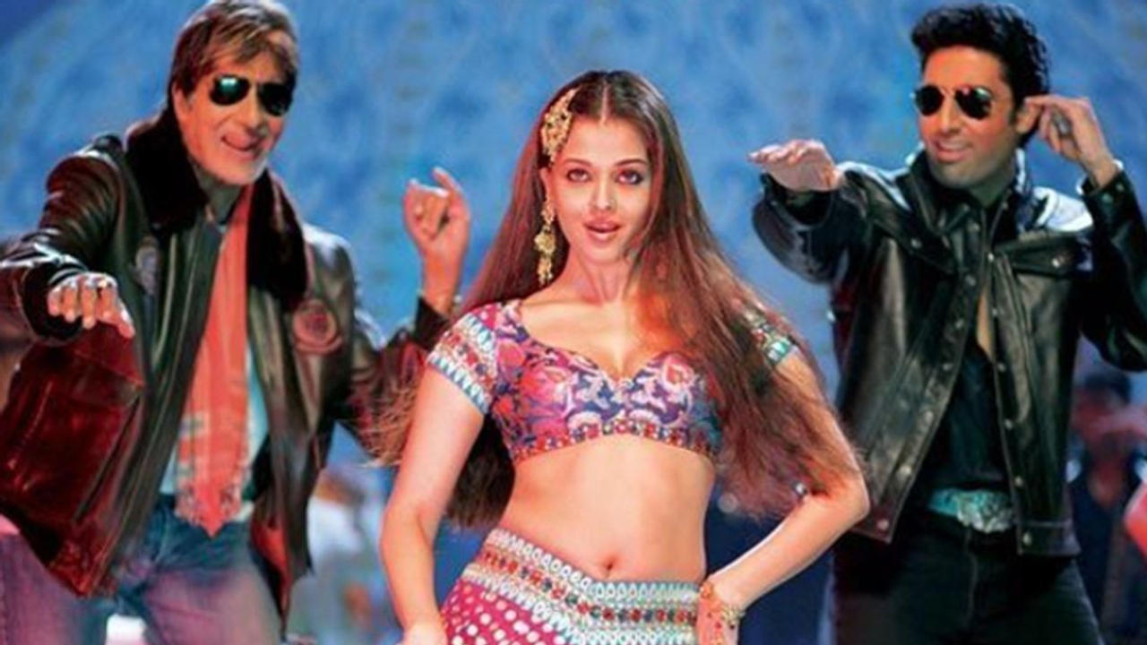 Amitabh-Abhishek Bachchan performed on Kajra re with Aishwarya Rai