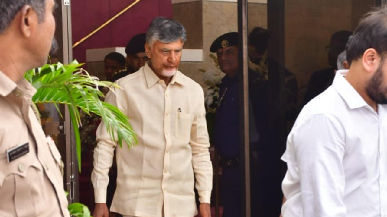 Andhra Pradesh Chief Minister Chandrababu Naidu arrives at NCPA Mumbai to offer prayers to Ratan Tata 