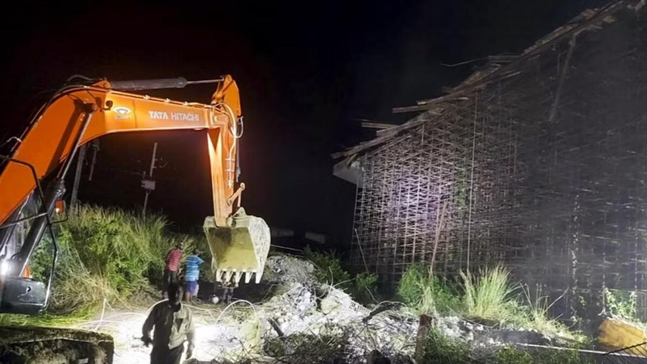 Another bridge collapsed in Bihar major accident near Samastipur railway station