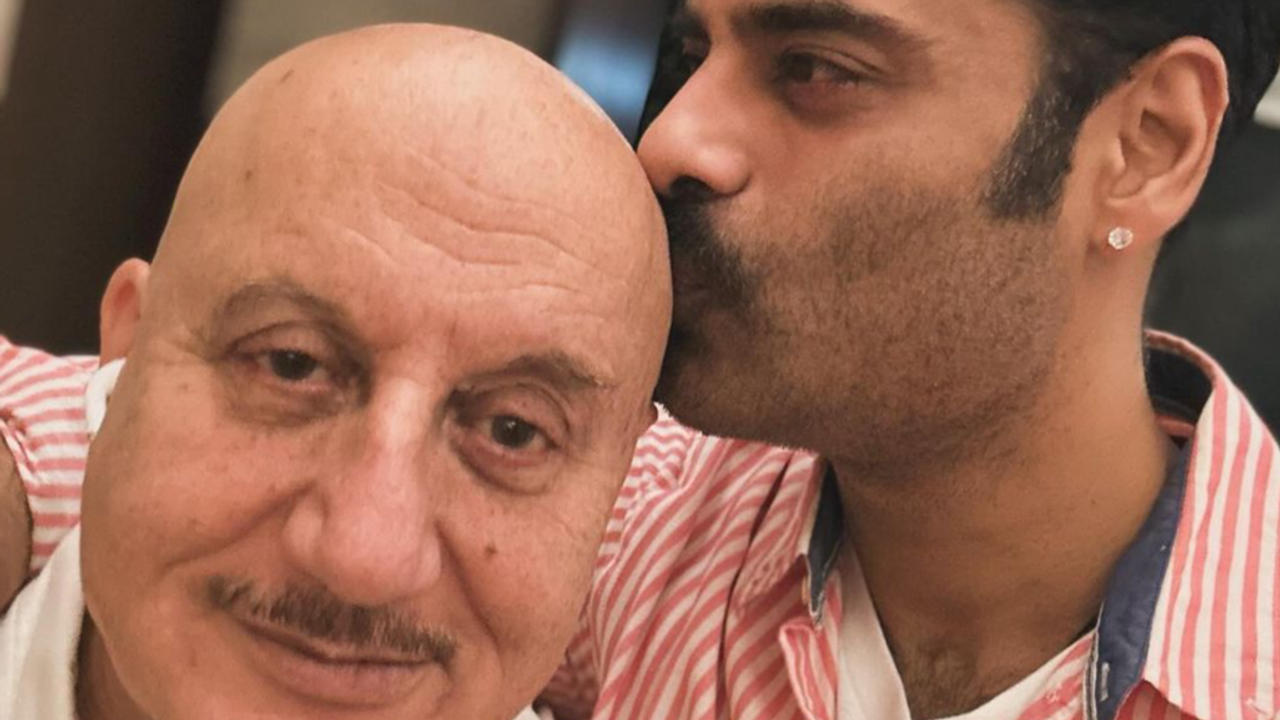 Anupam Kher with Sikandar