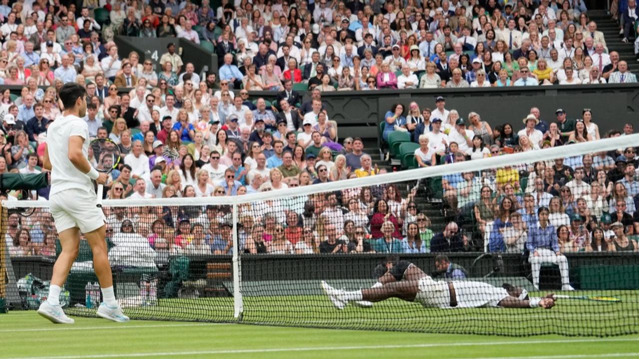 Carlos Alcaraz beats Frances Tiafoe at Wimbledon