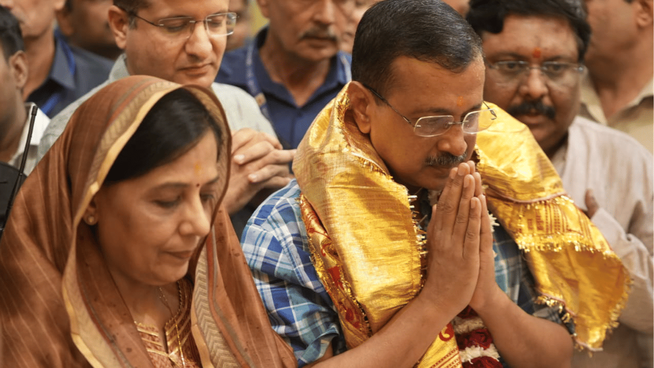 Arvind Kejriwal and his wife offered prayers at Hanuman temple