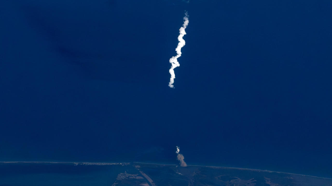 Astronaut Don Pettit Captures Breathtaking Image of SpaceX Starship Launch from space