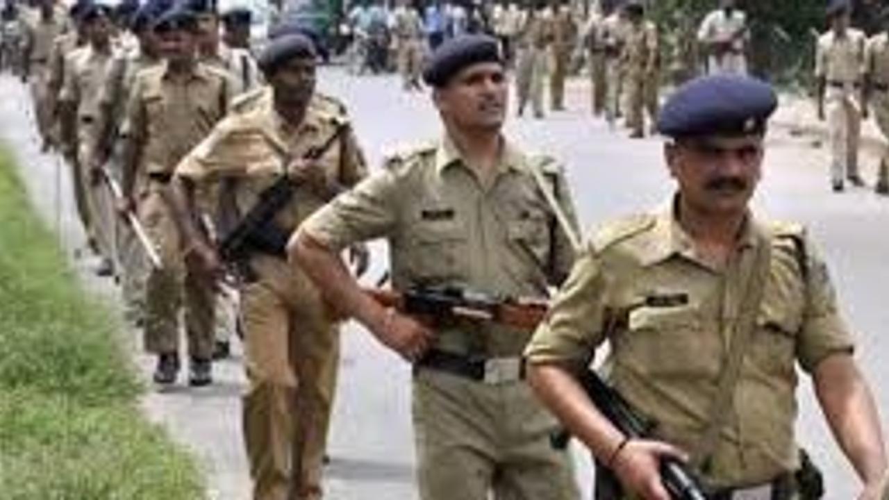 At least five persons, including three women, died and four others were critically injured in a clash between two nomadic groups in Odisha’s Sundergarh district