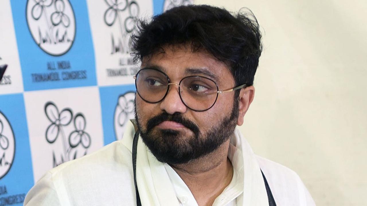 Babul Supriyo And BJP MP Abhijit Gangopadhyay Verbal Clash Over Car Horn On Vidyasagar Bridge