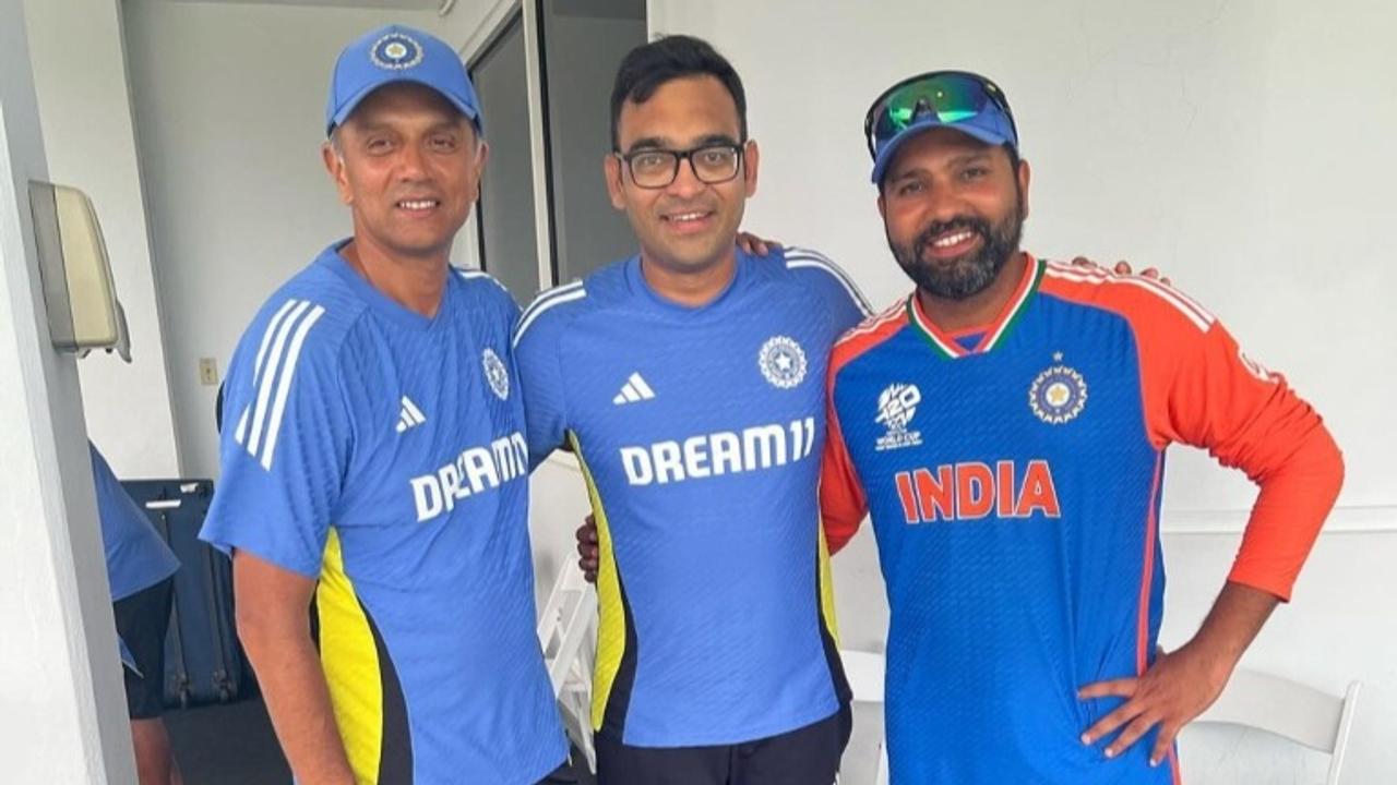 Team India physio with Rohit Sharma and Rahul Dravid