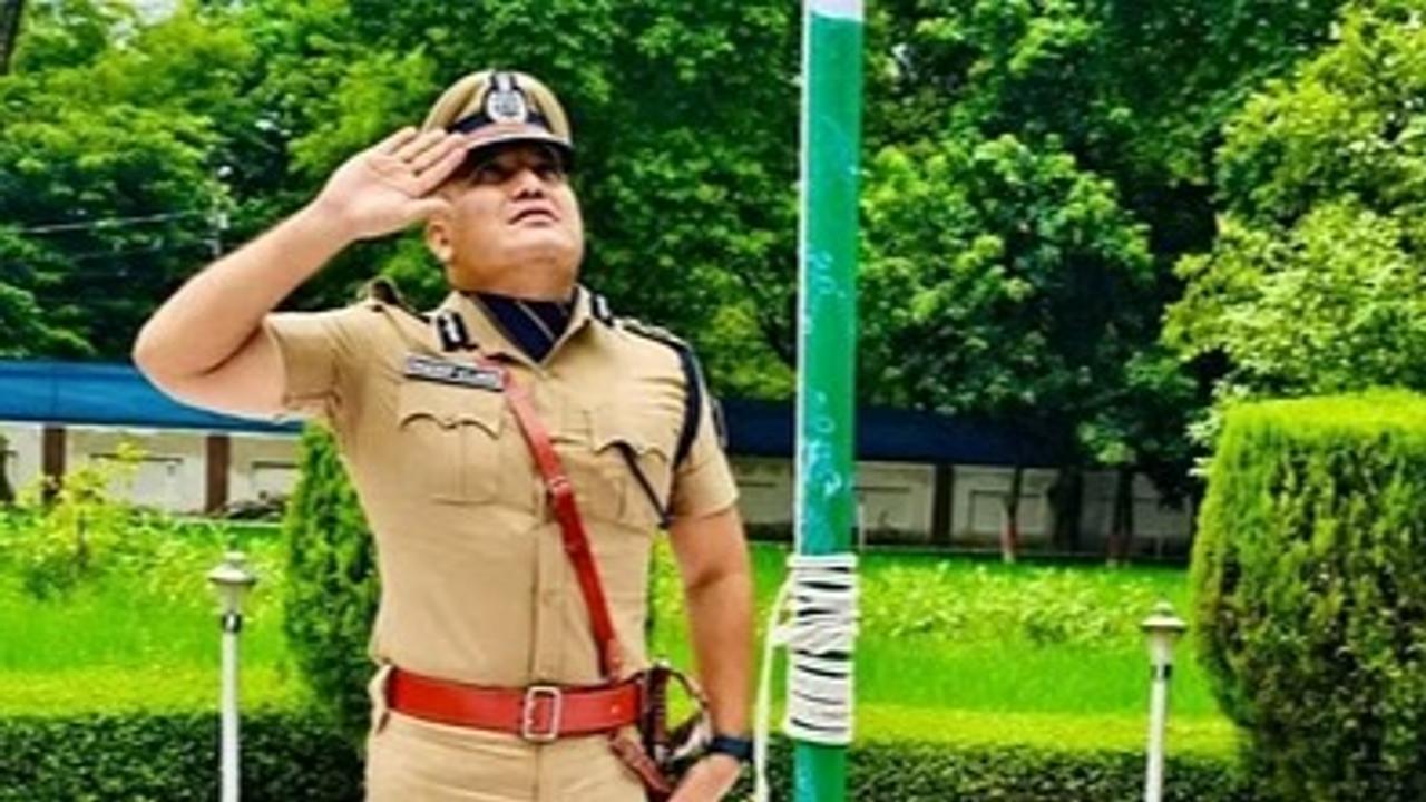 Bihar's IPS Shivdeep Wamanrao Lande Resigns