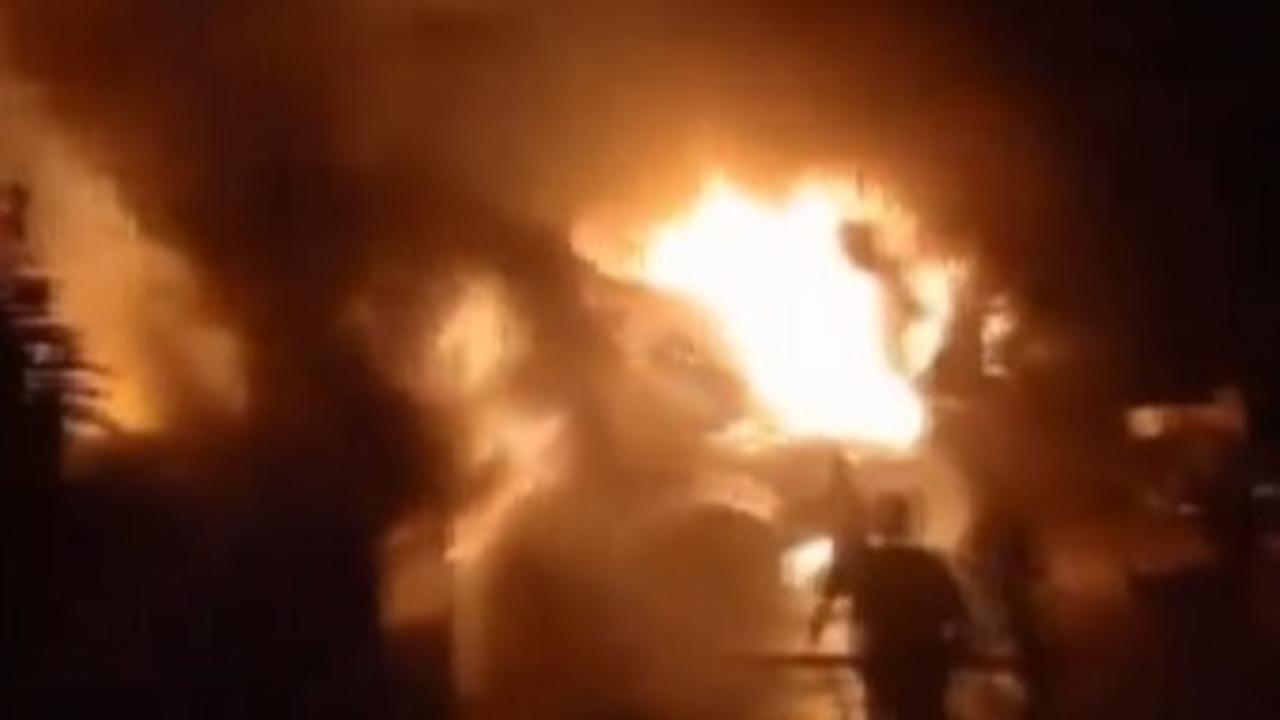 Breaking: Massive Fire Breaks Out at Tulail Market in Bandipora, J&K