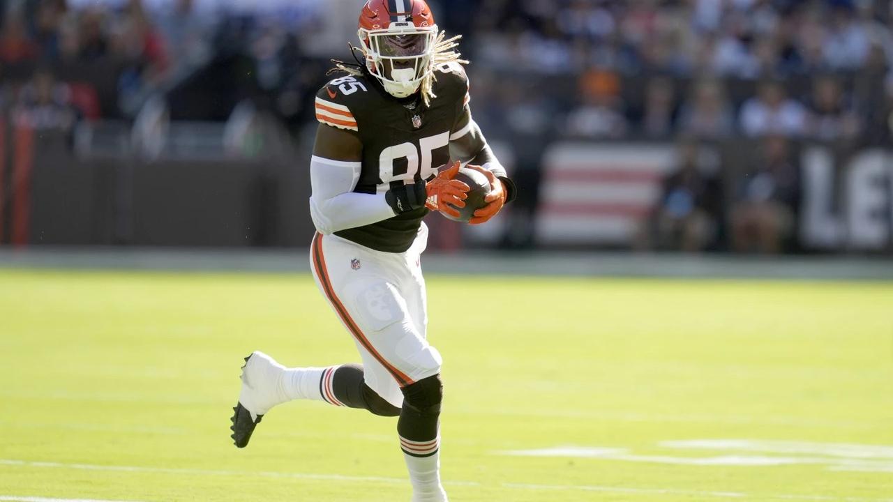 Browns tight end David Njoku could miss weeks with ankle injury suffered in season-opening loss