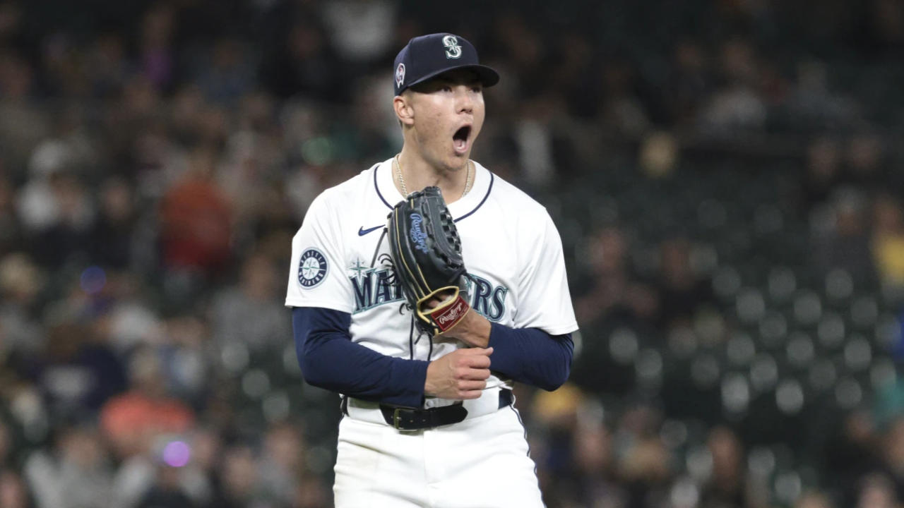 Bryan Woo carries a perfect game into the 7th inning as the Mariners top the Padres 5-2