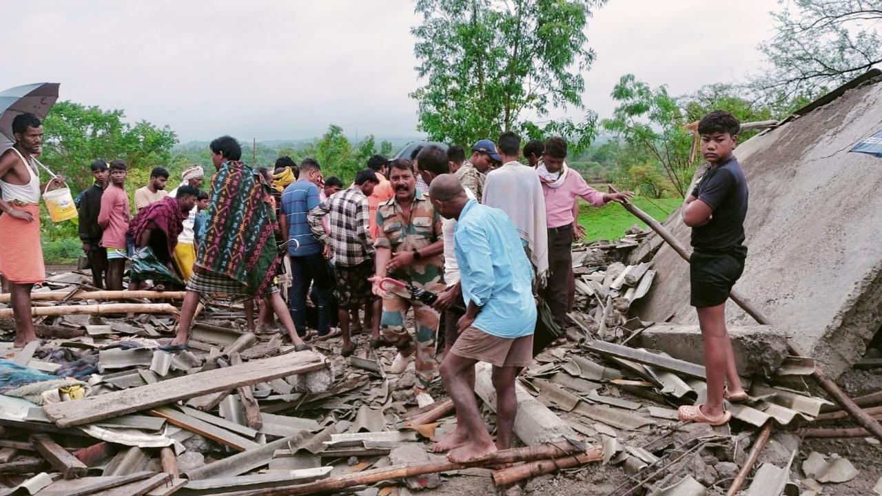 Dindori Building Collapse