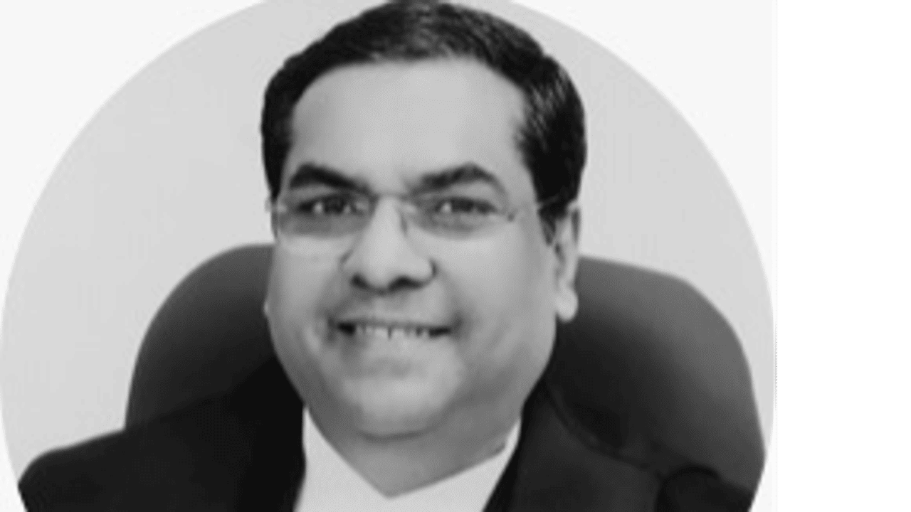 CJI DY Chandrachud Recommends Justice Sanjiv Khanna As His Successor 