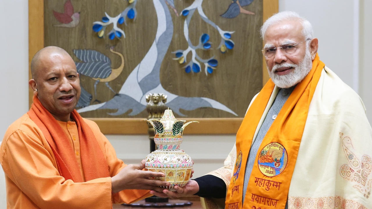 CM Yogi, PM Modi 