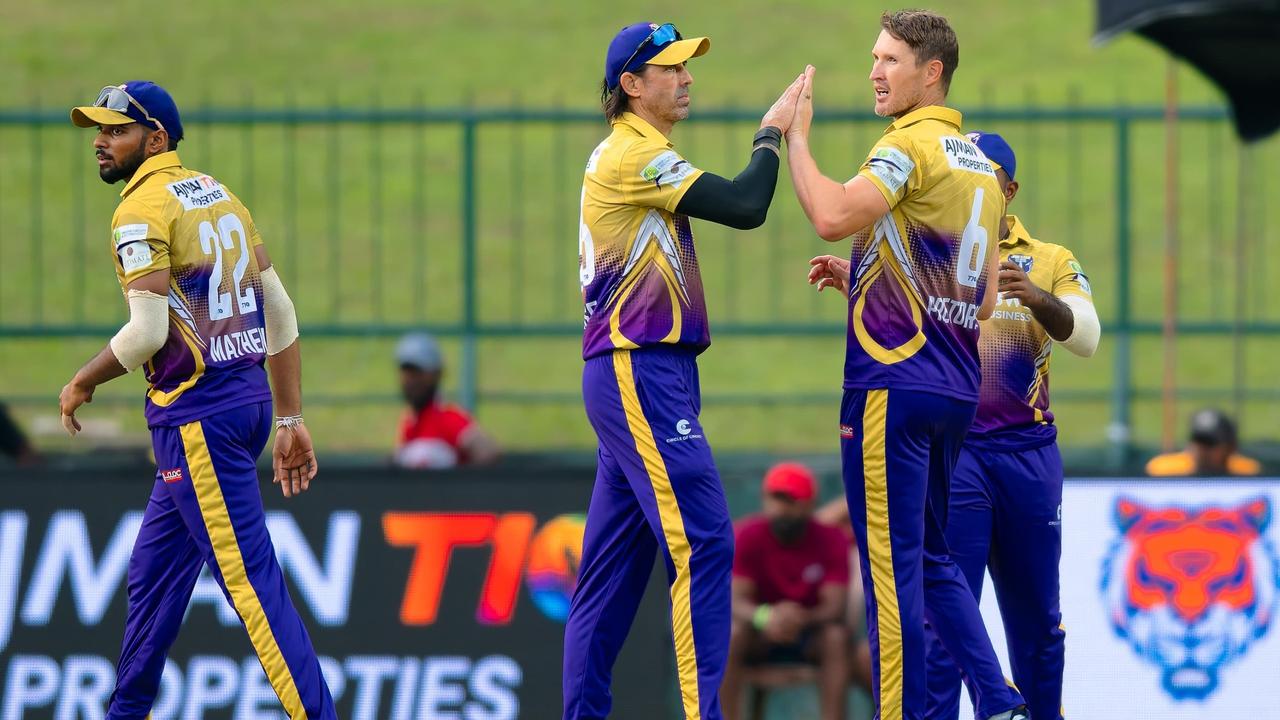 David Wiese with Jaffna Titans teammates