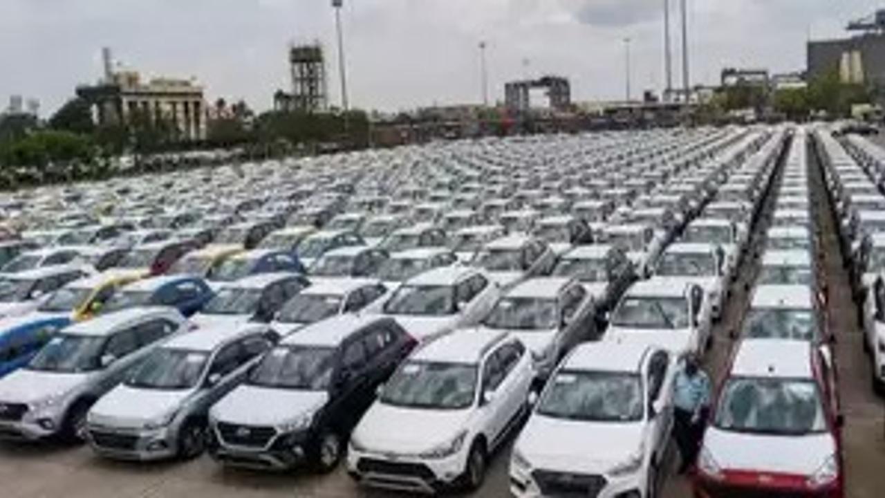 Dealers can now register tourist taxis, light commercial vehicles in Maharashtra