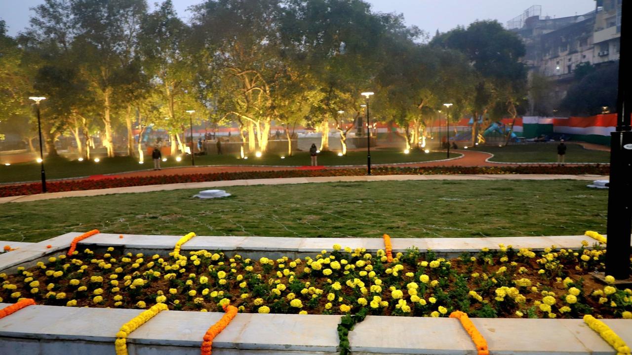 Delhi Lieutenant Governor VK Saxena inaugurated a 10-acre DDA park in Daryaganj