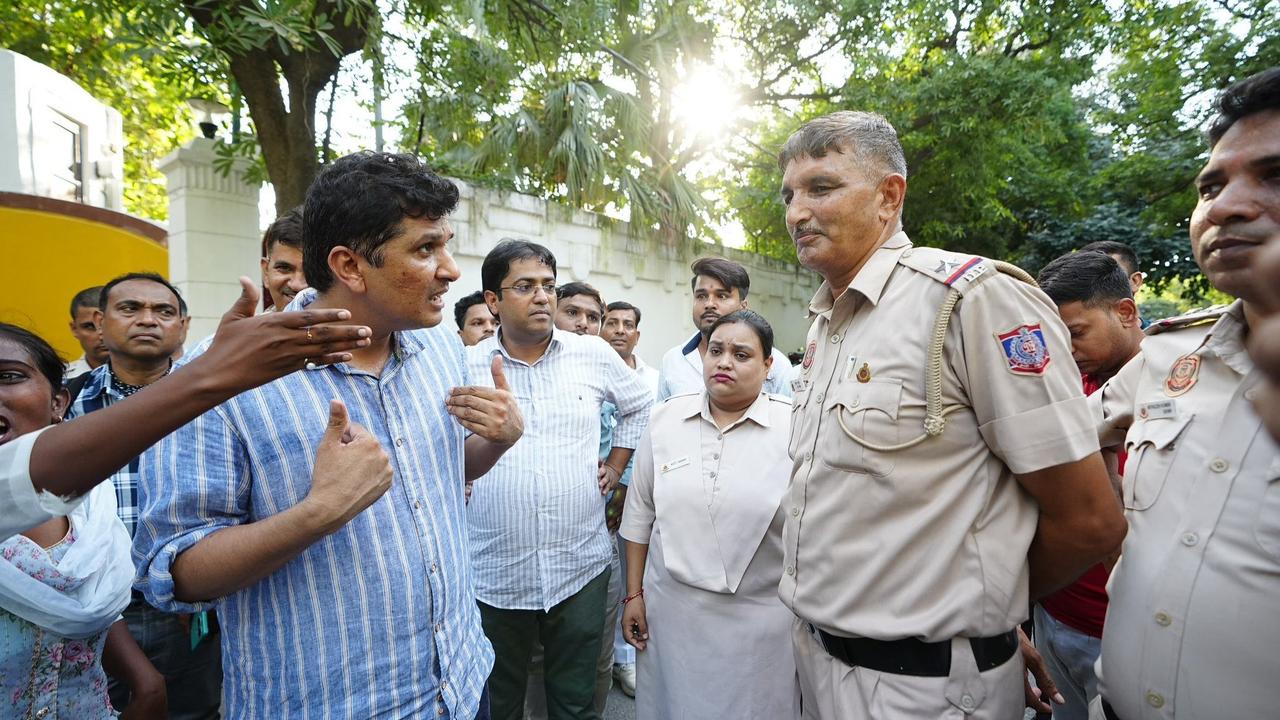 Delhi Minister Saurabh Bharadwaj, AAP Leaders Detained During Bus Marshals' Protest