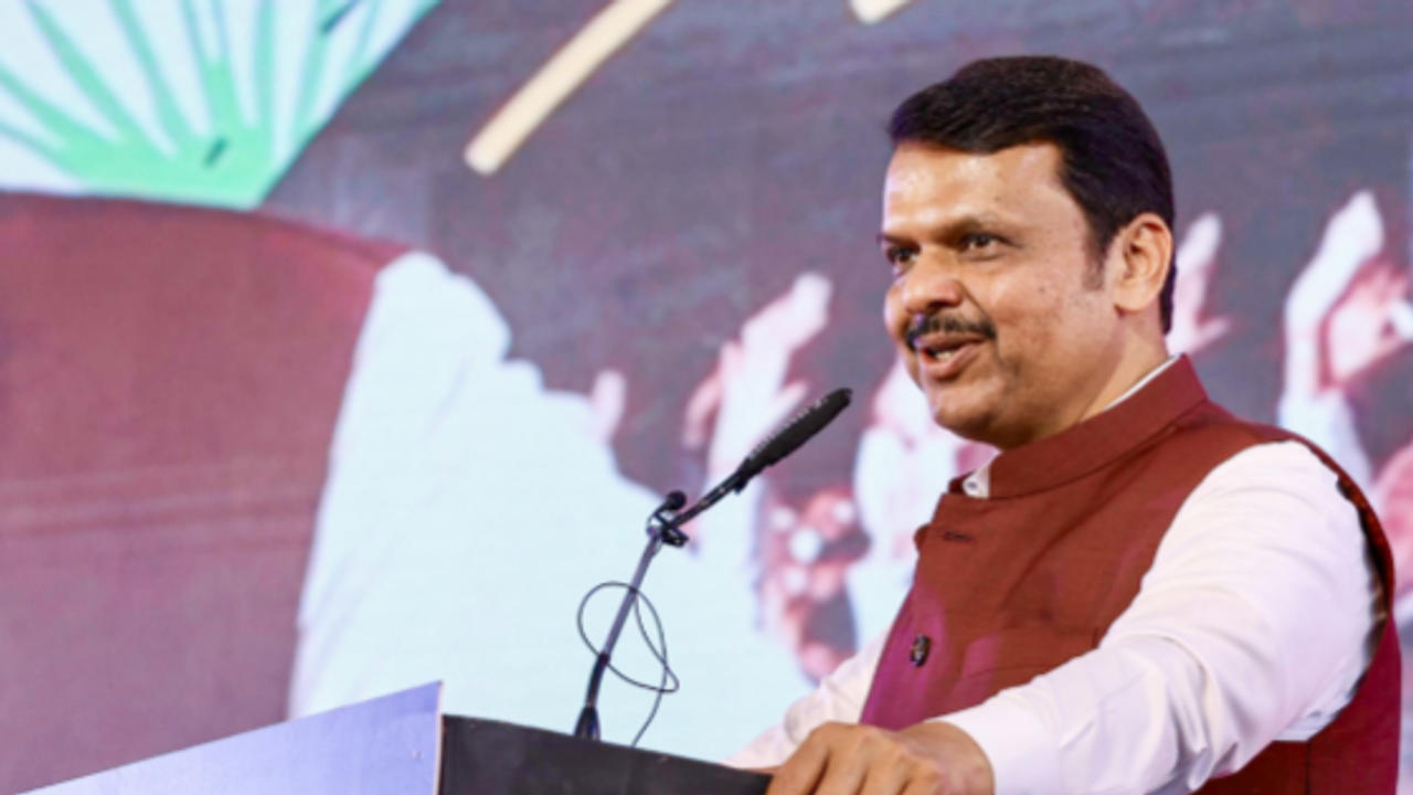 Devendra Fadnavis takes oath as Maharashtra CM