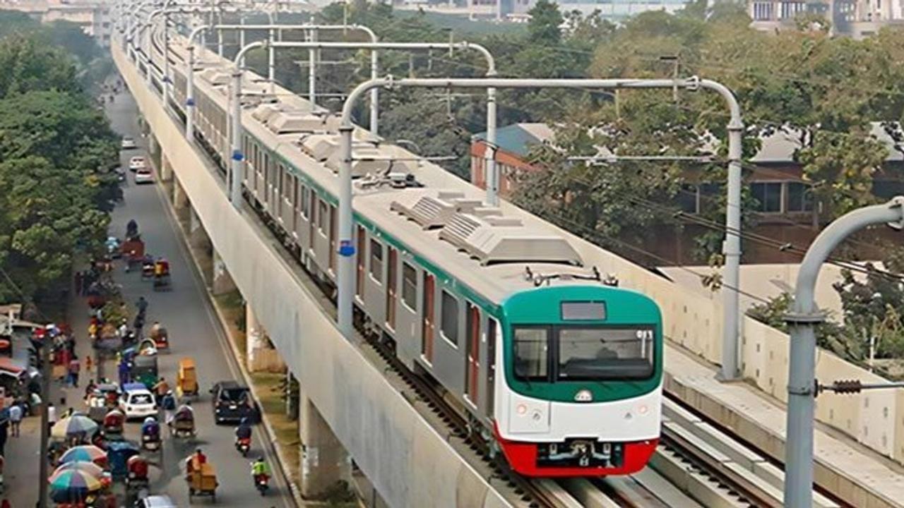 Dhaka Metro Resumes Service After More Than 30 Days, Commutes Heave Sigh of Relief