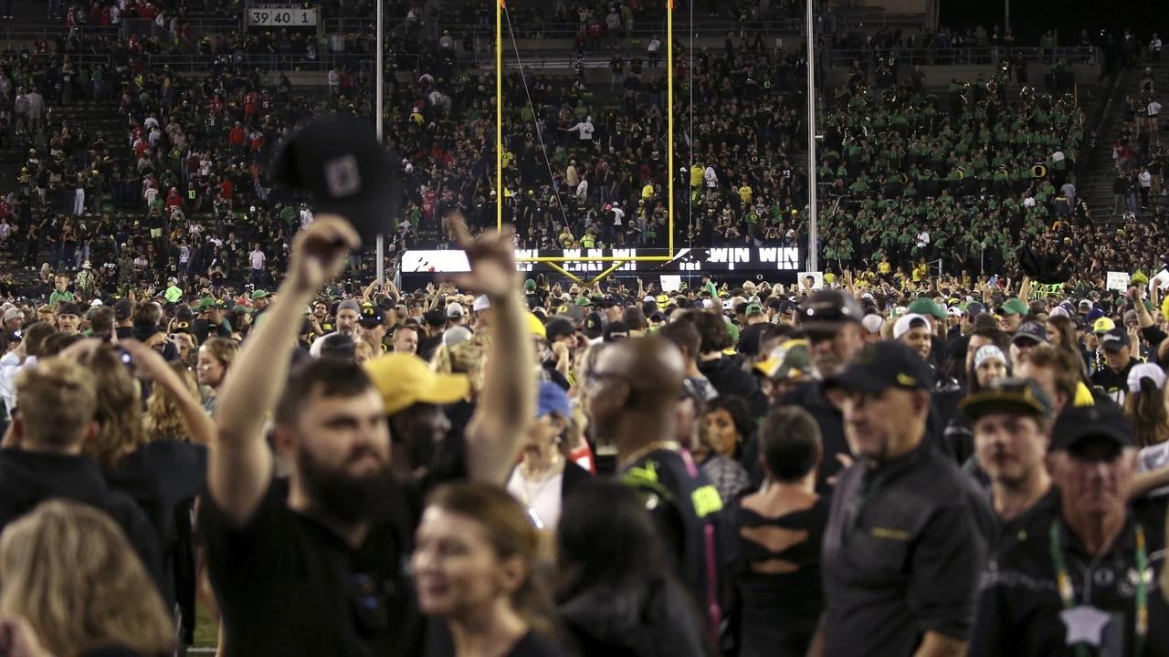 Dillon Gabriel rallies No. 3 Oregon past No. 2 Ohio State, 32-31