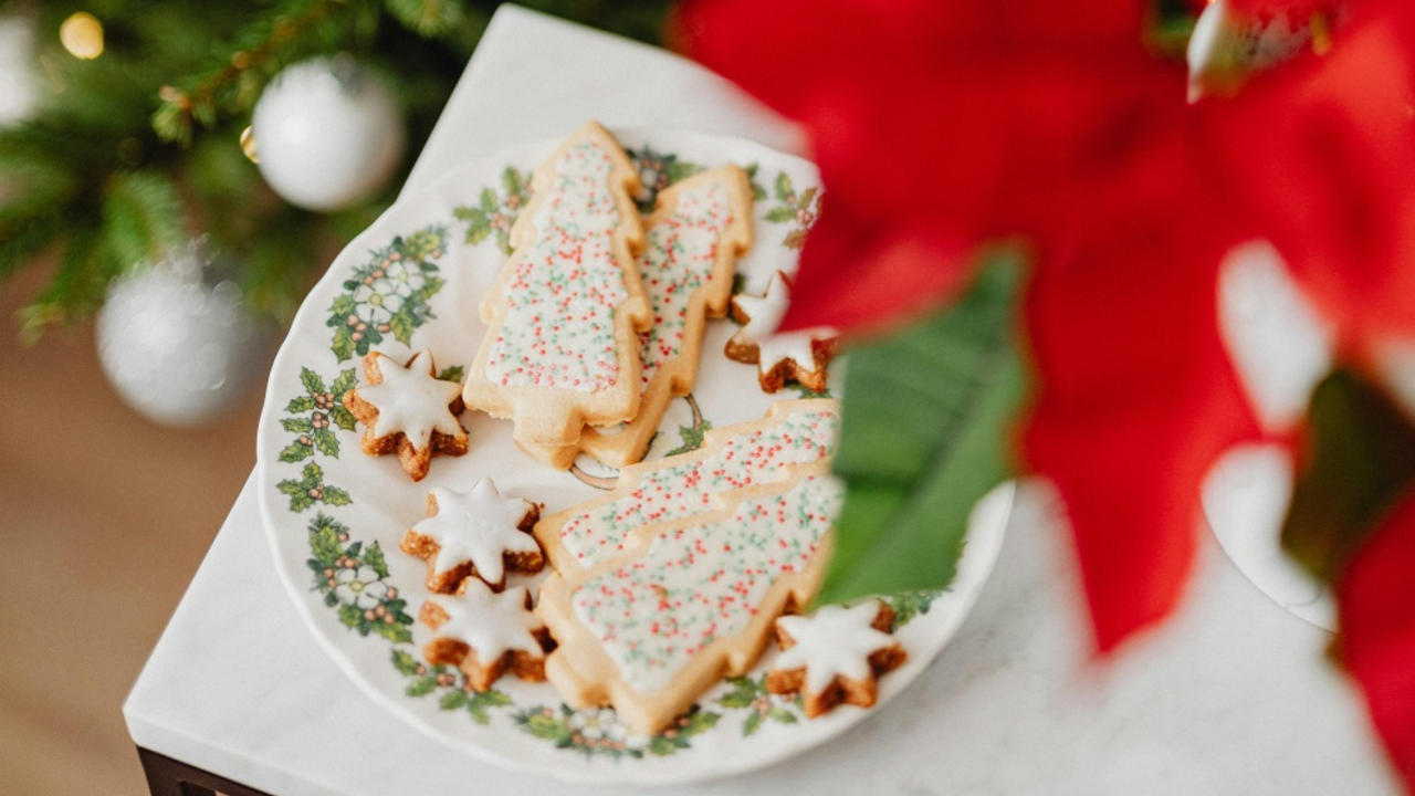 Easy Sugar Cookies Recipe.